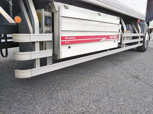 三菱ふそうスーパーグレート冷凍車（冷蔵車）大型（10t）[写真20]