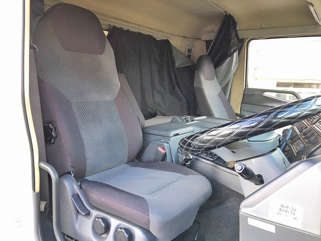 三菱ふそうスーパーグレート冷凍車（冷蔵車）大型（10t）[写真31]