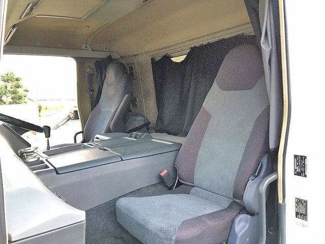 三菱ふそうスーパーグレート冷凍車（冷蔵車）大型（10t）[写真32]