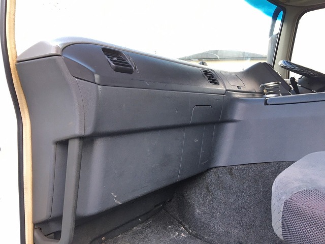 三菱ふそうスーパーグレート冷凍車（冷蔵車）大型（10t）[写真33]