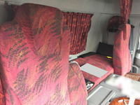 UDトラックスクオンアルミウイング大型（10t）[写真16]