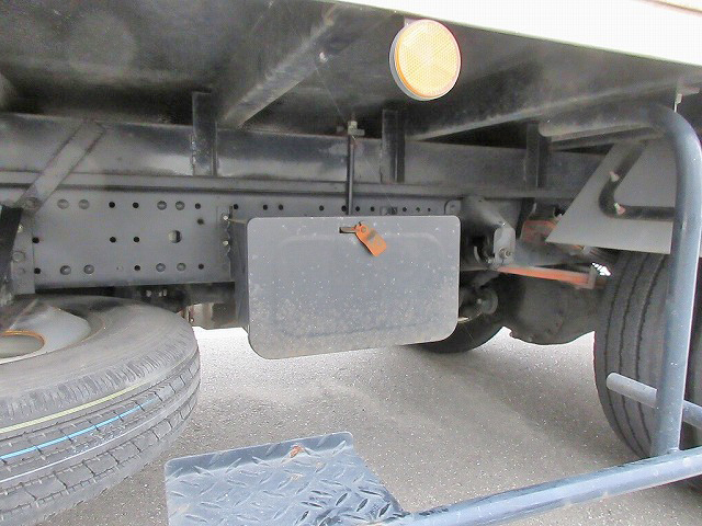 三菱ふそうキャンターアルミバン小型（2t・3t）[写真24]