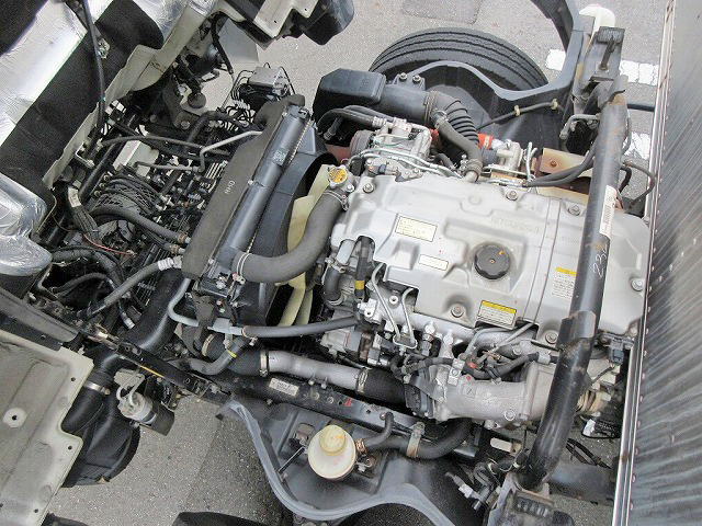 三菱ふそうキャンターアルミバン小型（2t・3t）[写真26]