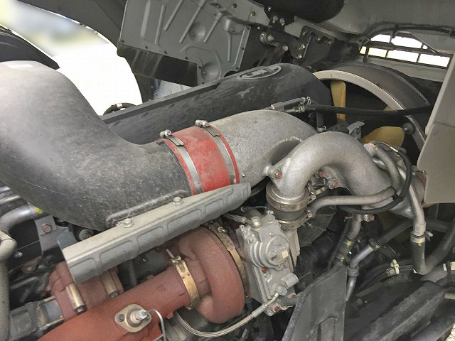 UDトラックスクオンアルミウイング大型（10t）[写真14]