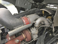 UDトラックスクオンアルミウイング大型（10t）[写真14]