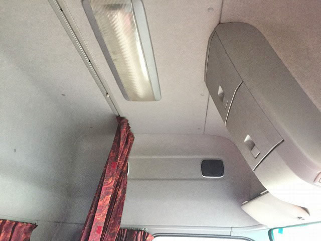 UDトラックスクオンアルミウイング大型（10t）[写真20]