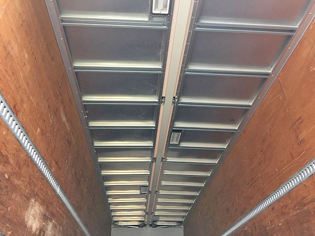 UDトラックスクオンアルミウイング大型（10t）[写真06]