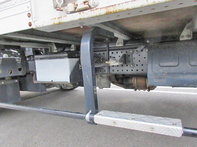 日産アトラスアルミバン小型（2t・3t）[写真22]