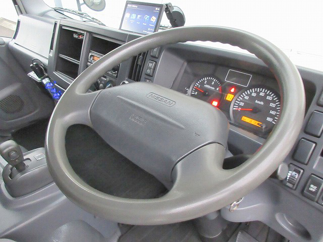 日産アトラスアルミバン小型（2t・3t）[写真32]