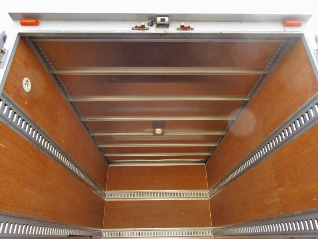 日野デュトロアルミバン小型（2t・3t）[写真10]