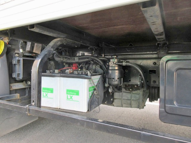 日野デュトロアルミバン小型（2t・3t）[写真16]