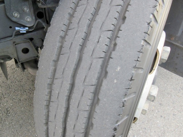 日野デュトロアルミバン小型（2t・3t）[写真21]