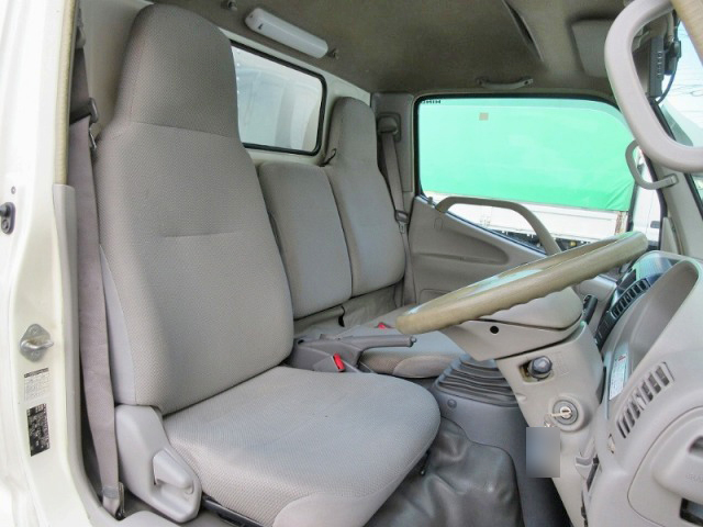 日野デュトロアルミバン小型（2t・3t）[写真25]