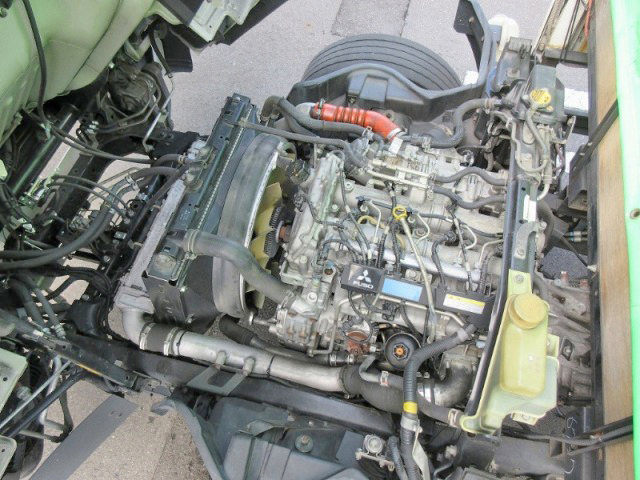 三菱ふそうキャンター幌ウイング小型（2t・3t）[写真22]