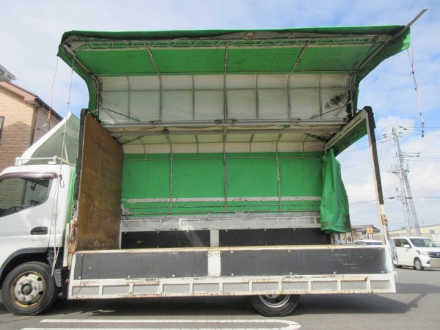 三菱ふそうキャンター幌ウイング小型（2t・3t）[写真08]