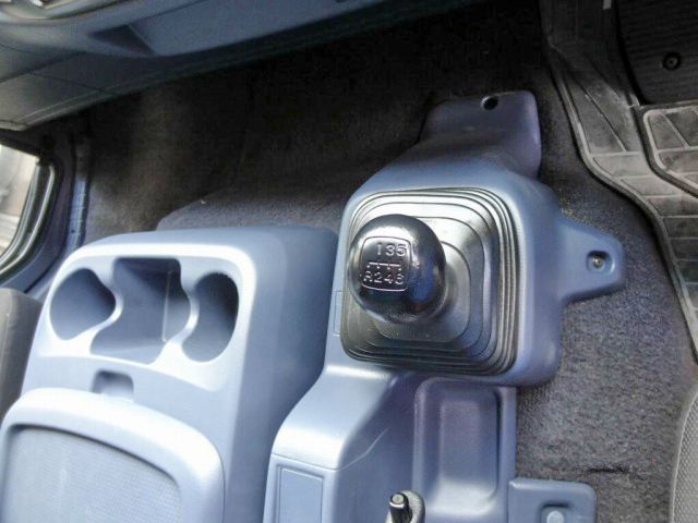 日野レンジャー平ボディ増トン（6t・8t）[写真38]