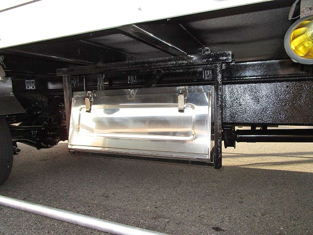 日野レンジャーアルミバン中型（4t）[写真18]