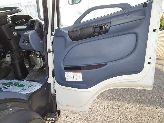 日野レンジャーアルミバン中型（4t）[写真29]