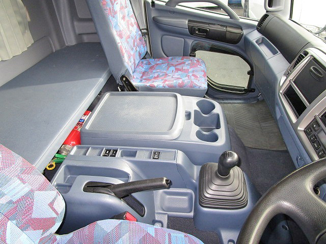 日野レンジャーアルミバン中型（4t）[写真33]