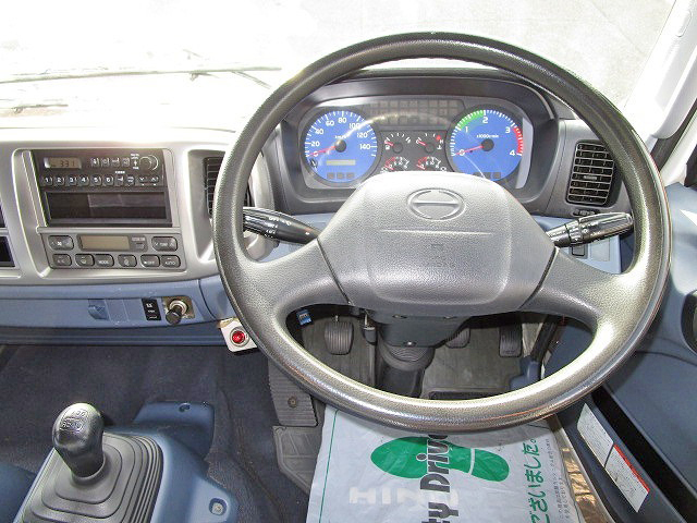 日野レンジャーアルミバン中型（4t）[写真36]