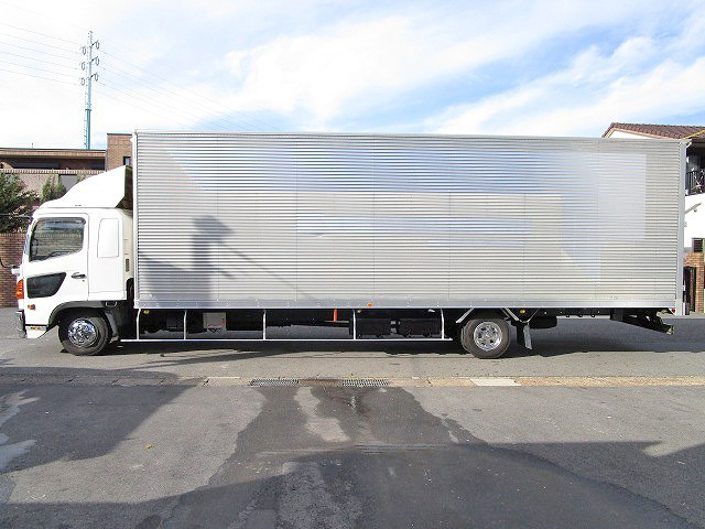 日野レンジャーアルミバン中型（4t）[写真05]