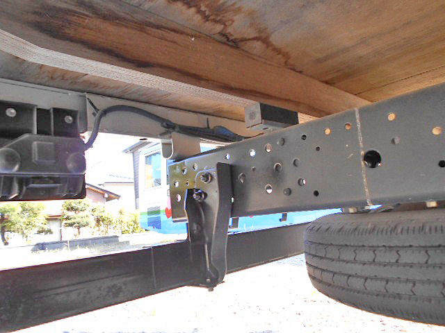 いすゞエルフ平ボディ小型（2t・3t）[写真27]