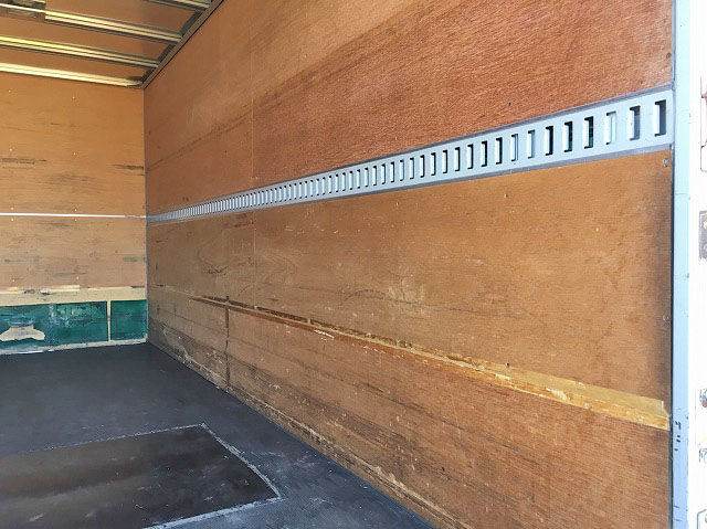 いすゞエルフアルミバン小型（2t・3t）[写真13]