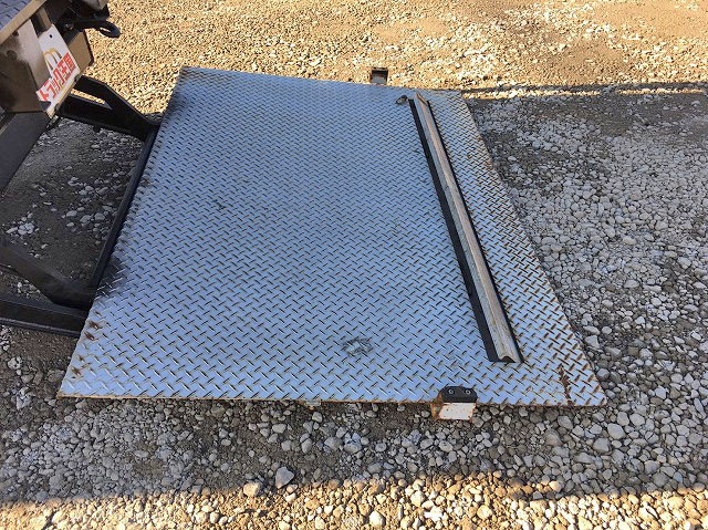 いすゞエルフアルミバン小型（2t・3t）[写真18]