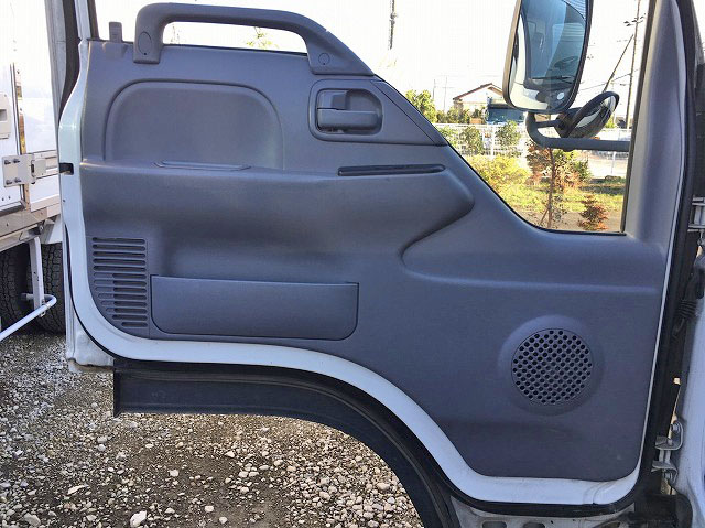 いすゞエルフアルミバン小型（2t・3t）[写真27]