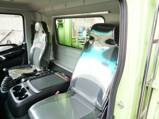 日野レンジャー平ボディ中型（4t）[写真32]