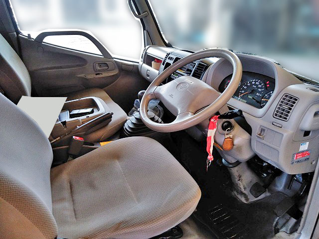 トヨタトヨエース平ボディ小型（2t・3t）[写真11]