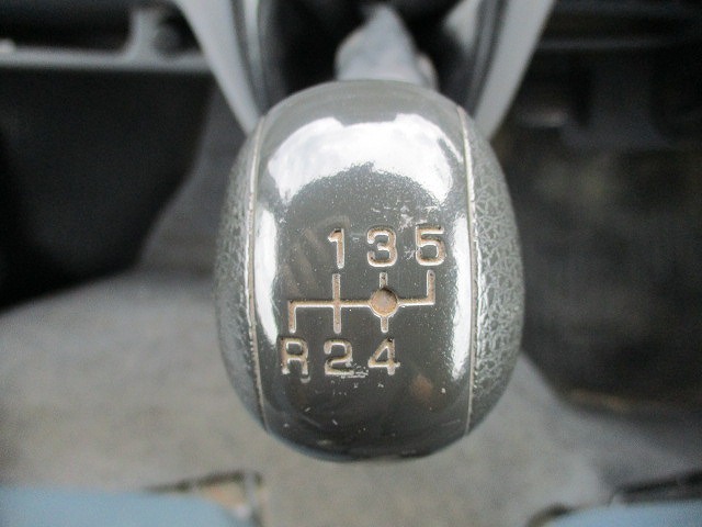 三菱ふそうキャンター平ボディ小型（2t・3t）[写真20]