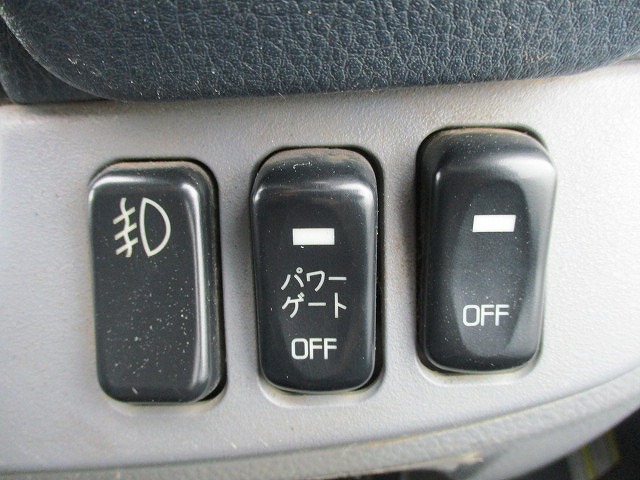 三菱ふそうキャンター平ボディ小型（2t・3t）[写真23]