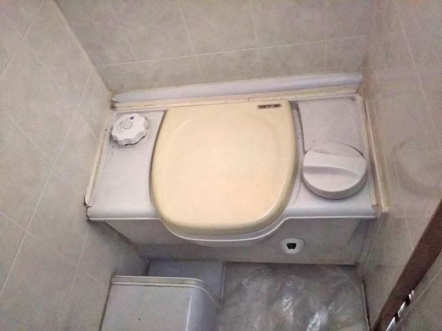 三菱ふそうキャンターキャンピングカー小型（2t・3t）[写真38]