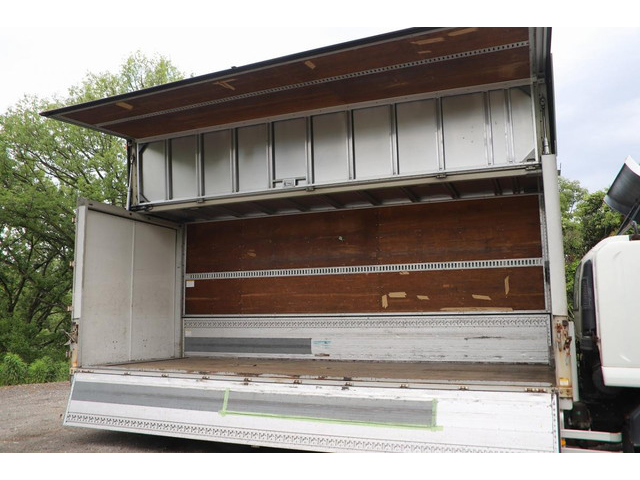 いすゞフォワードアルミウイング中型（4t）[写真10]