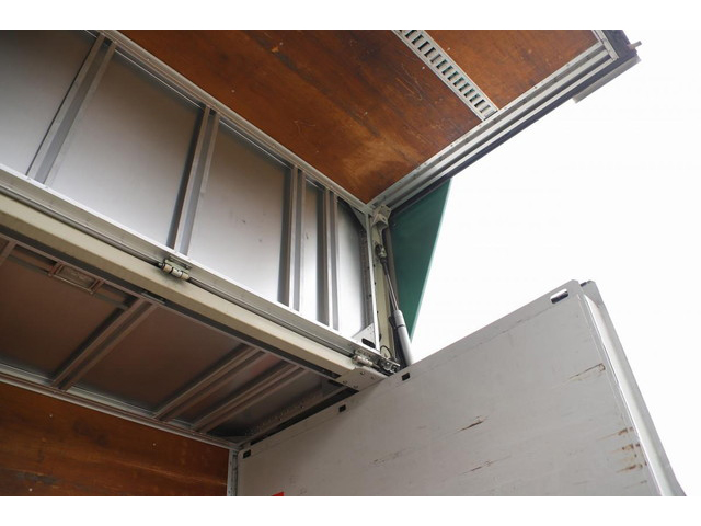 いすゞフォワードアルミウイング中型（4t）[写真13]