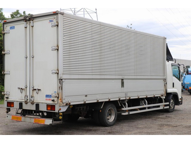 いすゞフォワードアルミウイング中型（4t）[写真02]