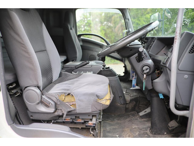 いすゞフォワードアルミウイング中型（4t）[写真37]