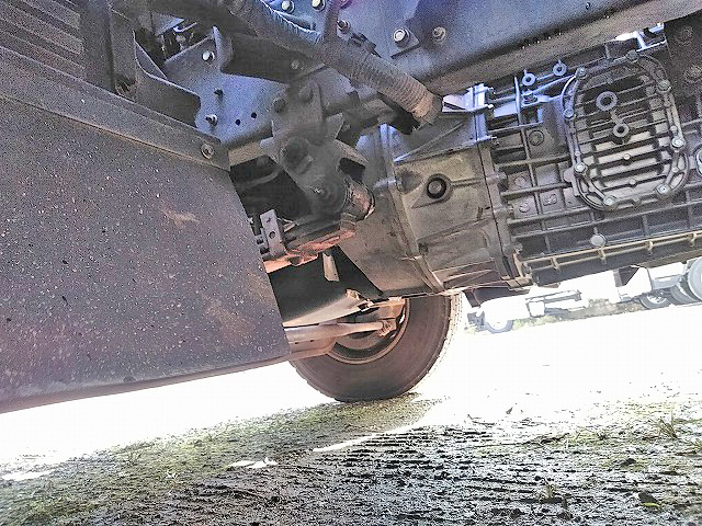 いすゞフォワード冷凍車（冷蔵車）中型（4t）[写真18]