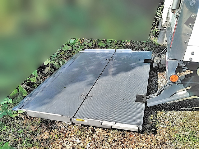 いすゞフォワード冷凍車（冷蔵車）中型（4t）[写真04]