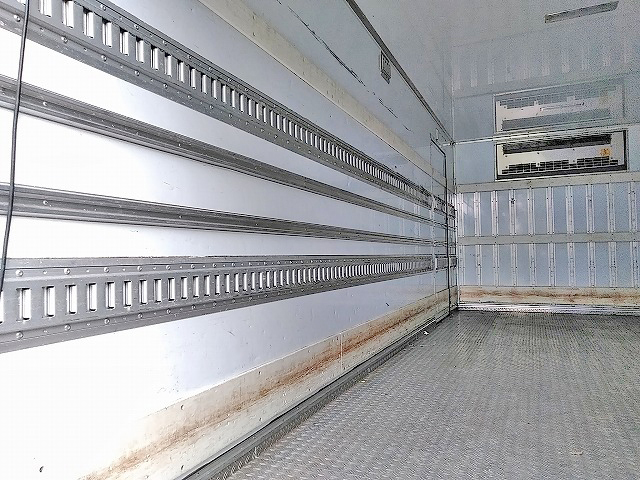 いすゞフォワード冷凍車（冷蔵車）中型（4t）[写真07]