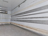 いすゞフォワード冷凍車（冷蔵車）中型（4t）[写真08]