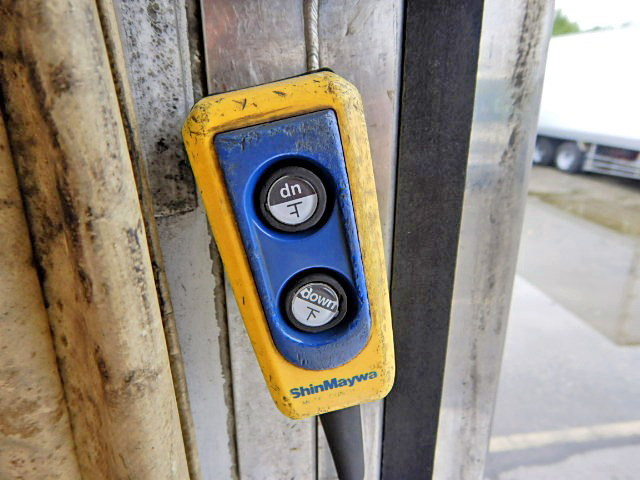 日野レンジャー冷凍車（冷蔵車）中型（4t）[写真11]