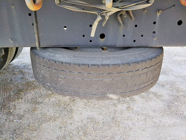 UDトラックスクオンアルミブロック大型（10t）[写真16]