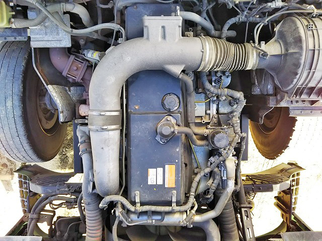 UDトラックスクオンアルミブロック大型（10t）[写真24]