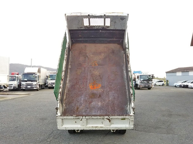 三菱ふそうキャンターダンプ・クレーン付小型（2t・3t）[写真12]