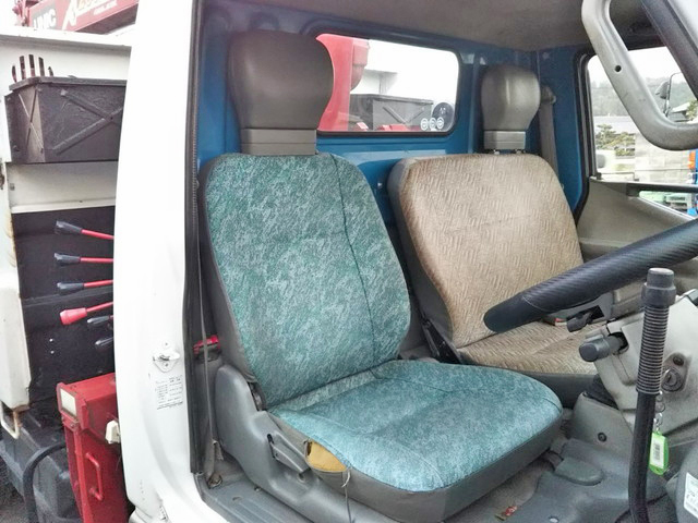 三菱ふそうキャンターダンプ・クレーン付小型（2t・3t）[写真32]