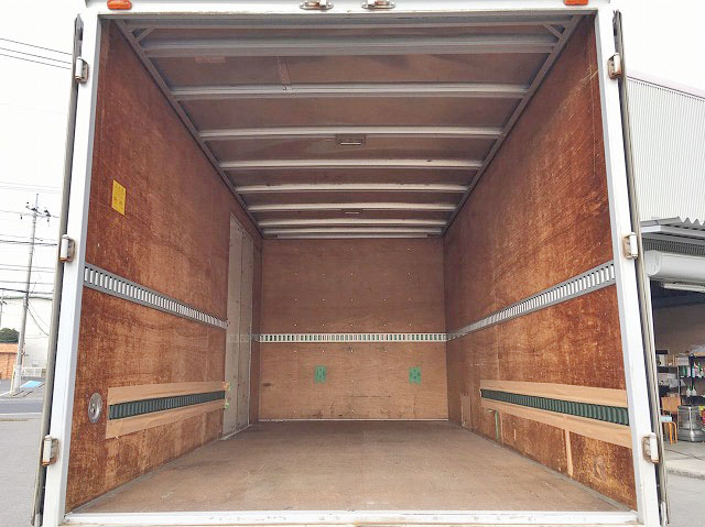 いすゞエルフアルミバン小型（2t・3t）[写真12]