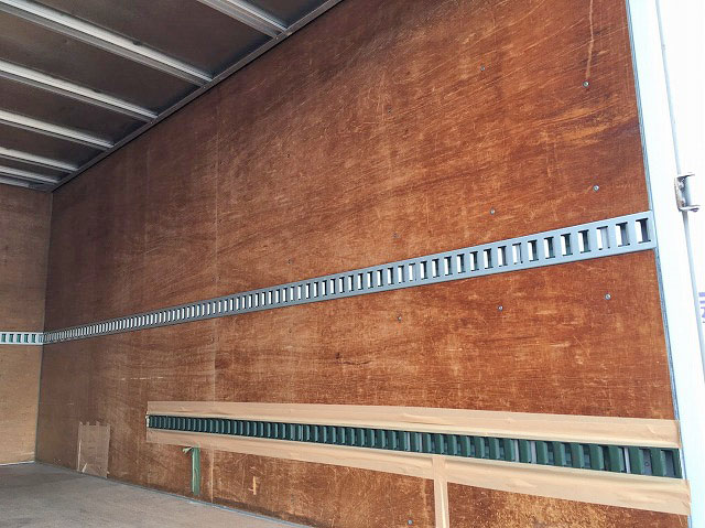 いすゞエルフアルミバン小型（2t・3t）[写真14]