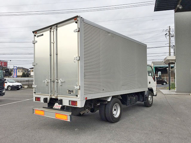 いすゞエルフアルミバン小型（2t・3t）[写真02]